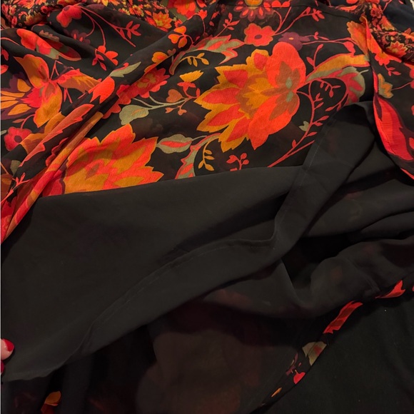 Women’s Loft Blouse - Picture 5 of 6